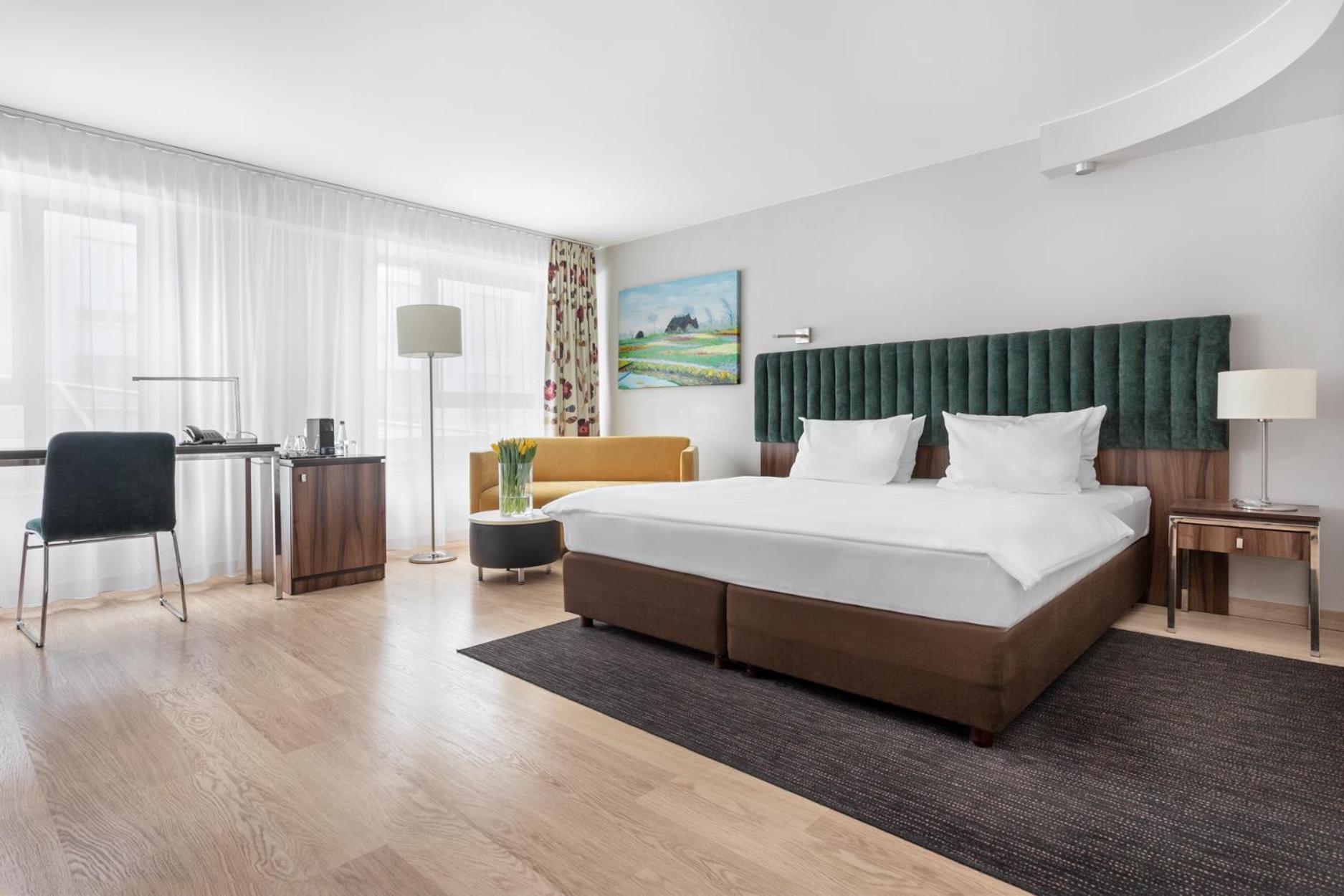Moderno Hotel 4*